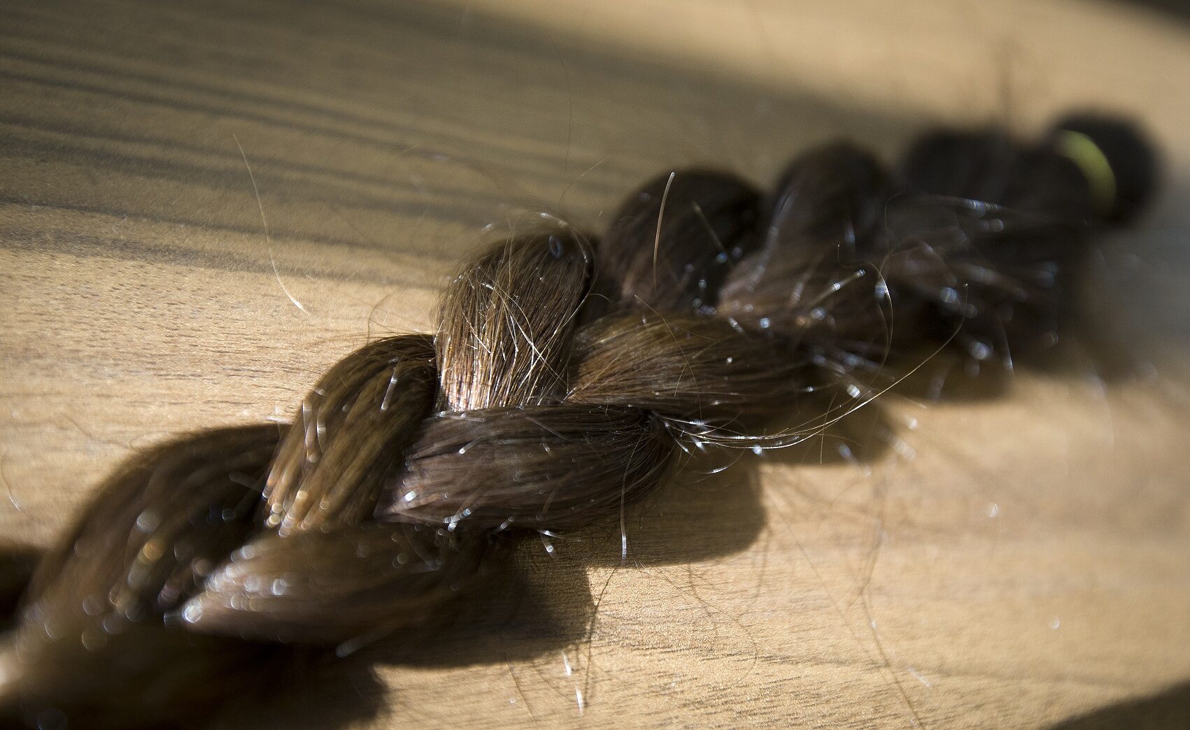 Gevlochten haar, gedoneerd aan Stichting Haarwensen